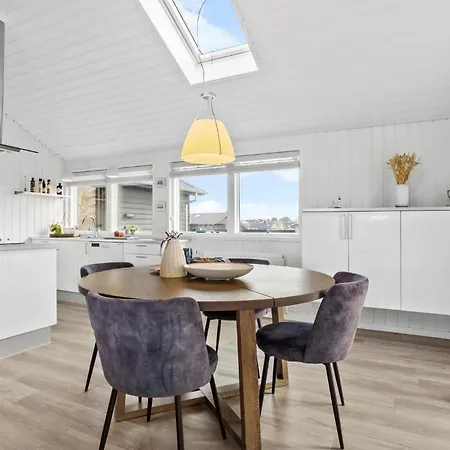 3 Bedroom Amazing In Prázdninový dům *