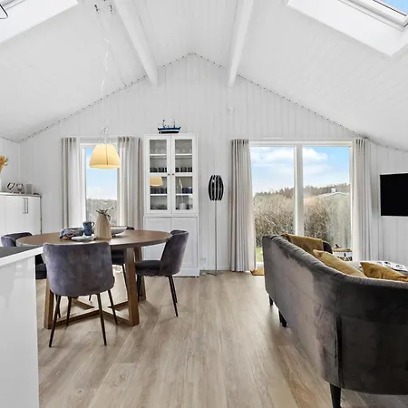 3 Bedroom Amazing In Hjørring