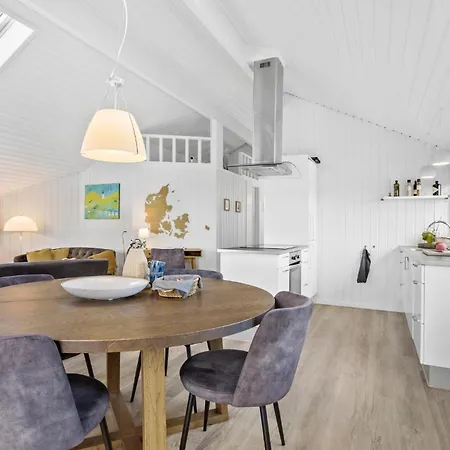 3 Bedroom Amazing In Prázdninový dům *