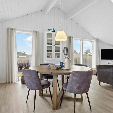 3 Bedroom Amazing In Hjørring