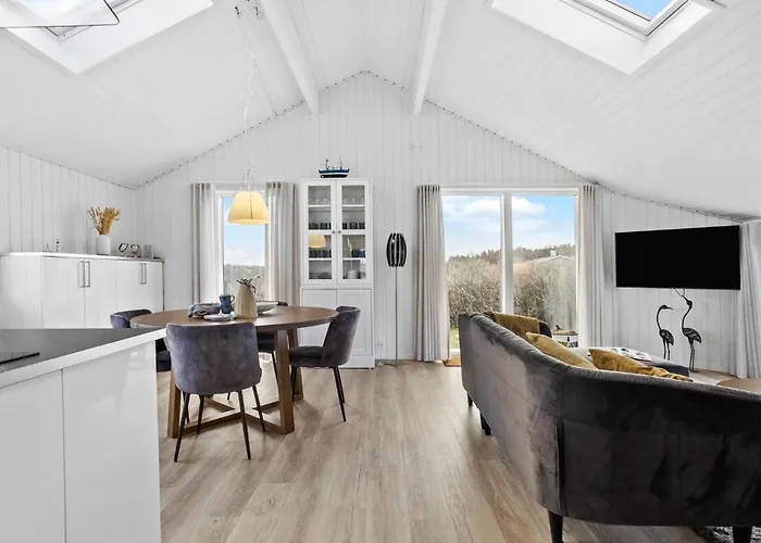 3 Bedroom Amazing In Hjørring
