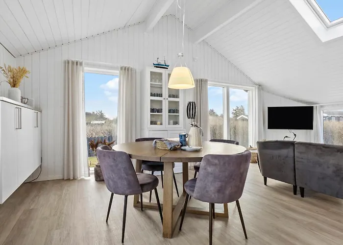 3 Bedroom Amazing In Hjørring